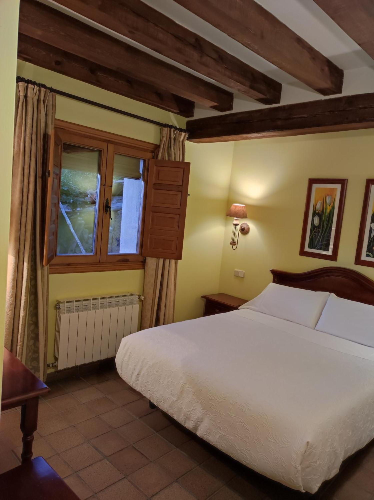 Hostal Posada La Panadera Sepúlveda Esterno foto