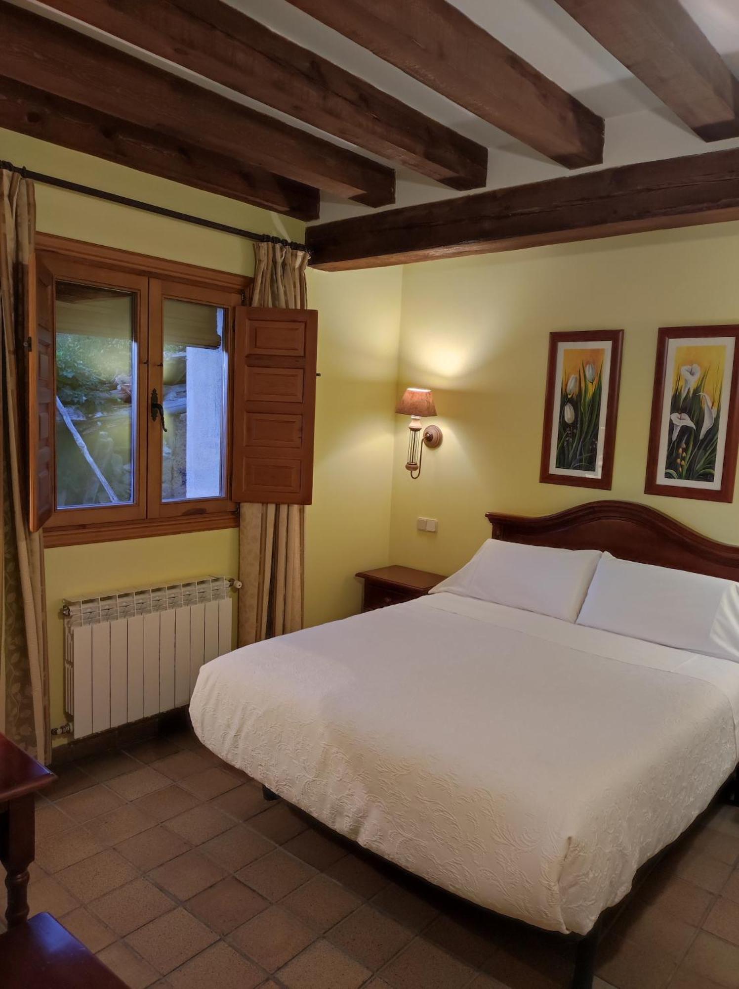 Hostal Posada La Panadera Sepúlveda Esterno foto