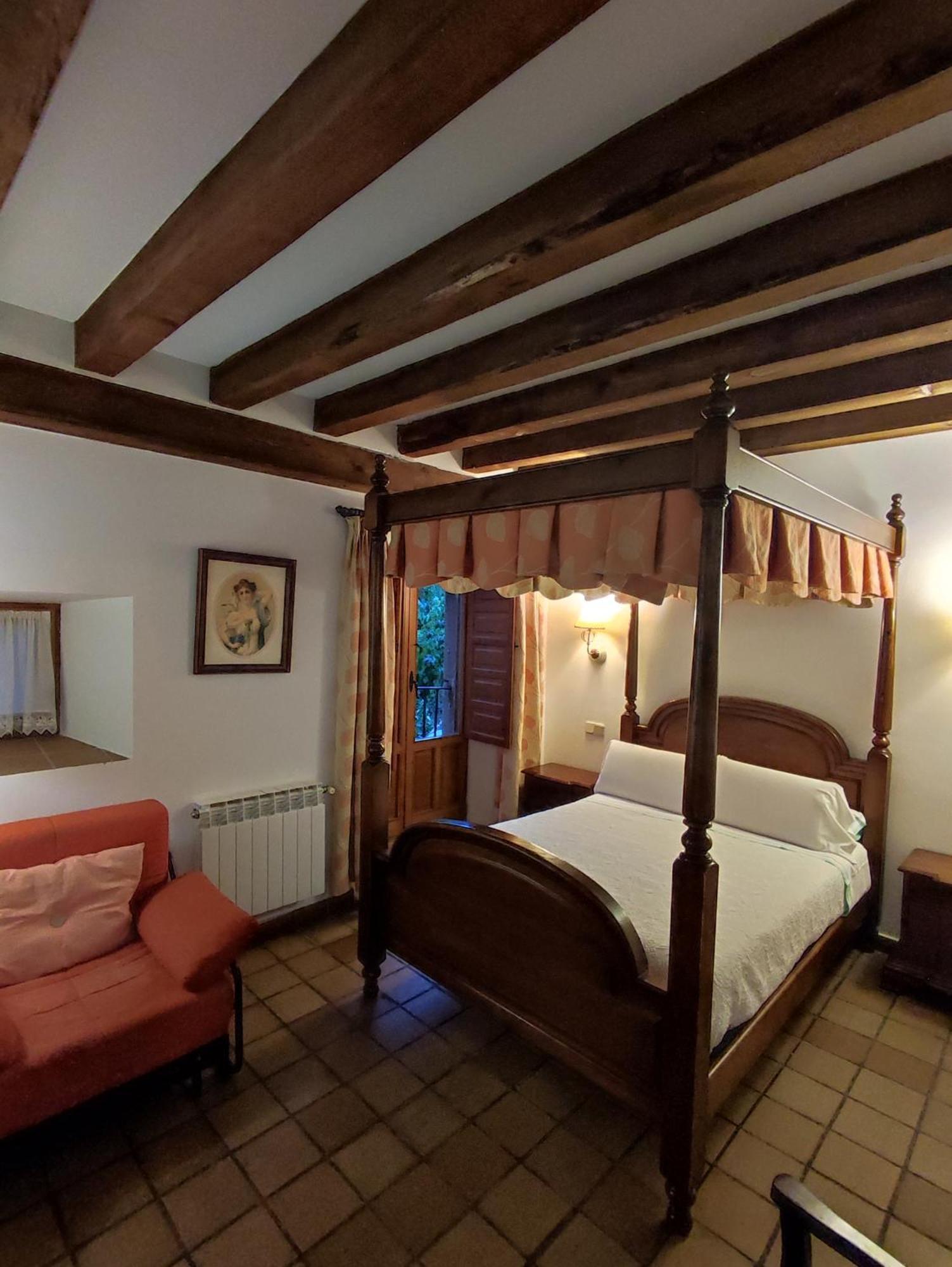 Hostal Posada La Panadera Sepúlveda Esterno foto