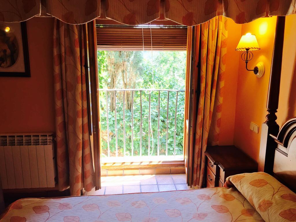 Hostal Posada La Panadera Sepúlveda Esterno foto